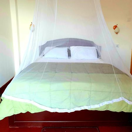 Bed and Breakfast Adannz Елла Екстер'єр фото