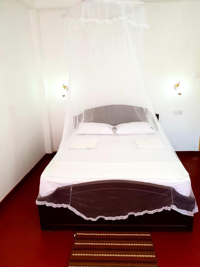 Bed and Breakfast Adannz Елла Екстер'єр фото