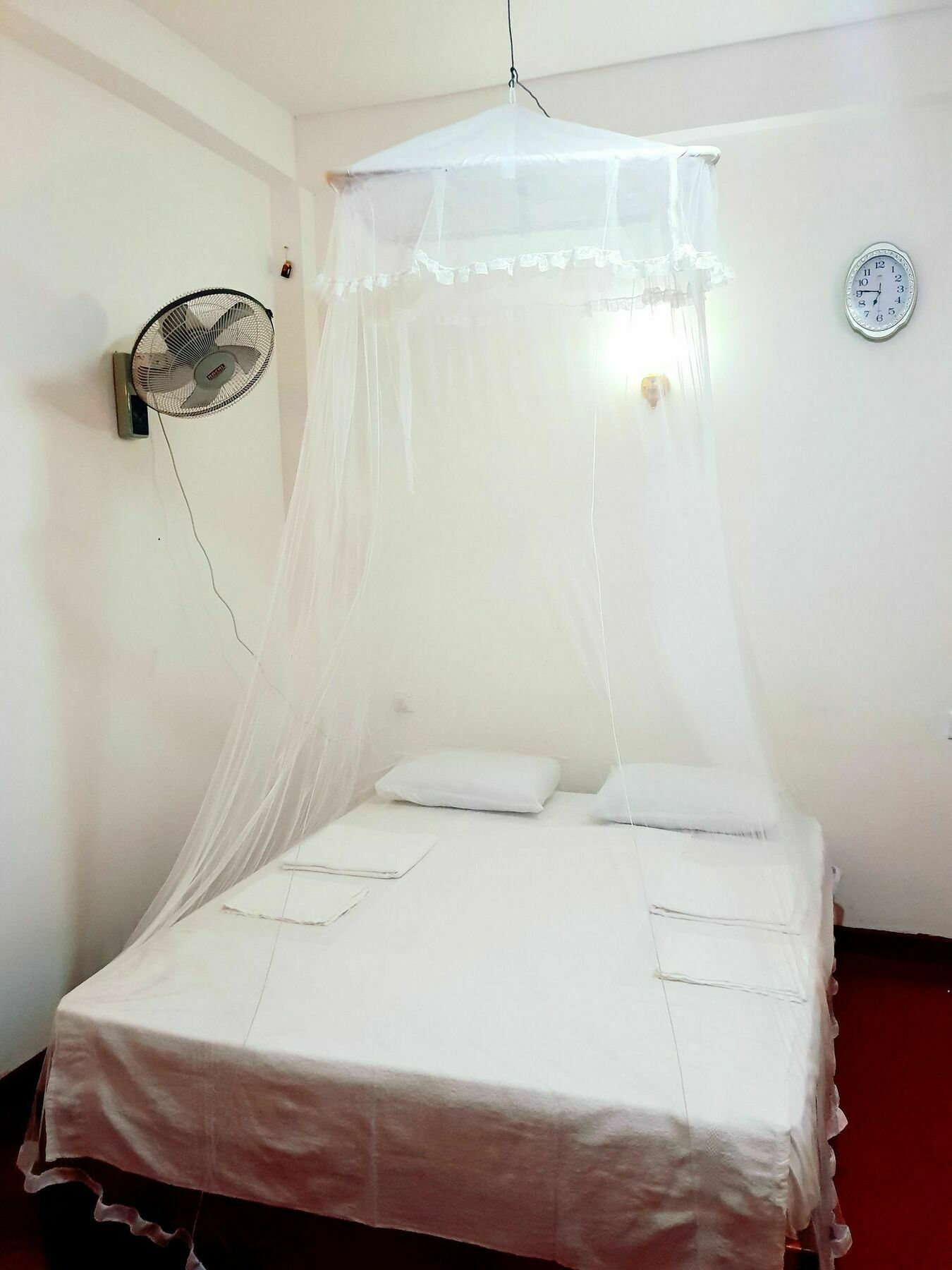 Bed and Breakfast Adannz Елла Екстер'єр фото